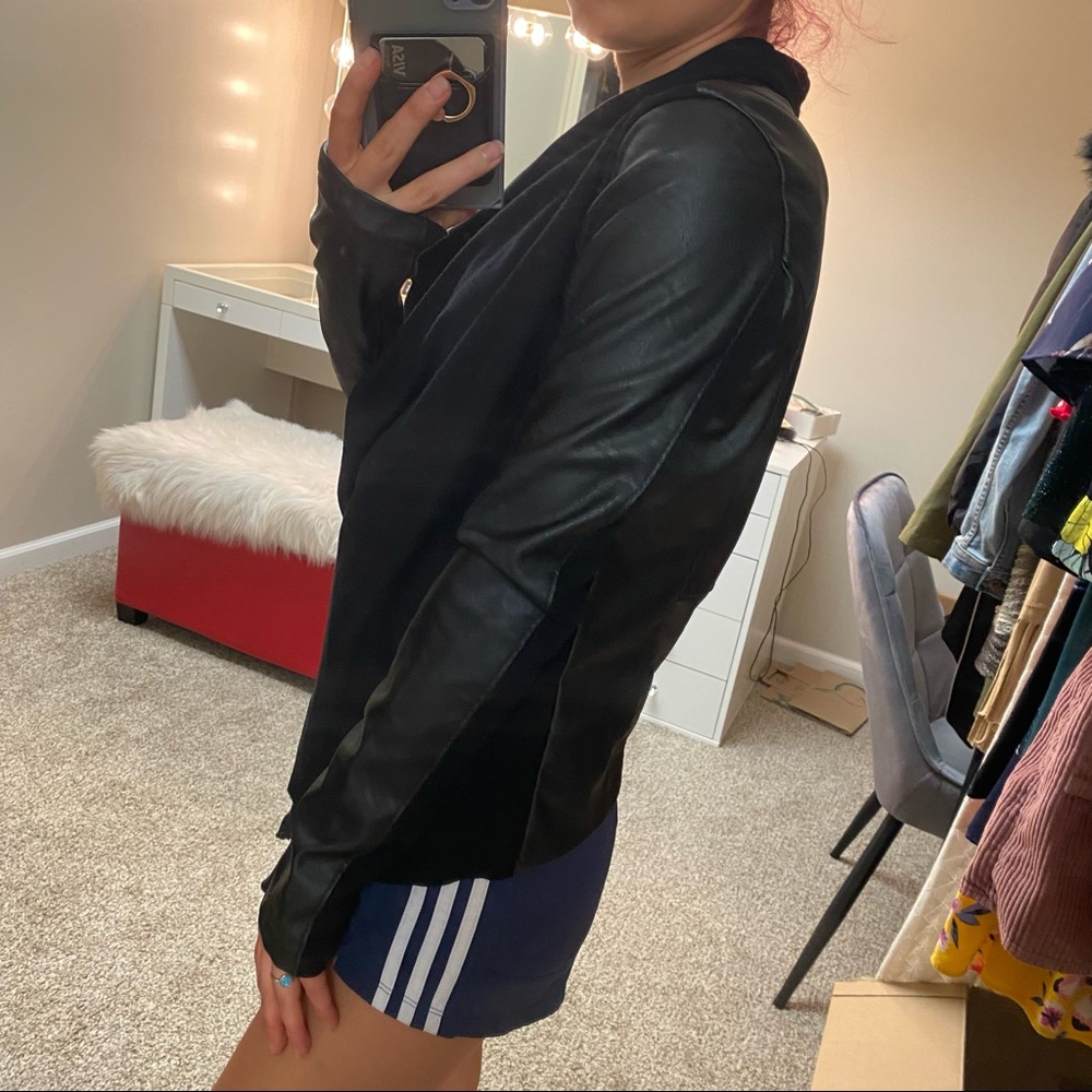 Black Jacket - Picture 5 of 7